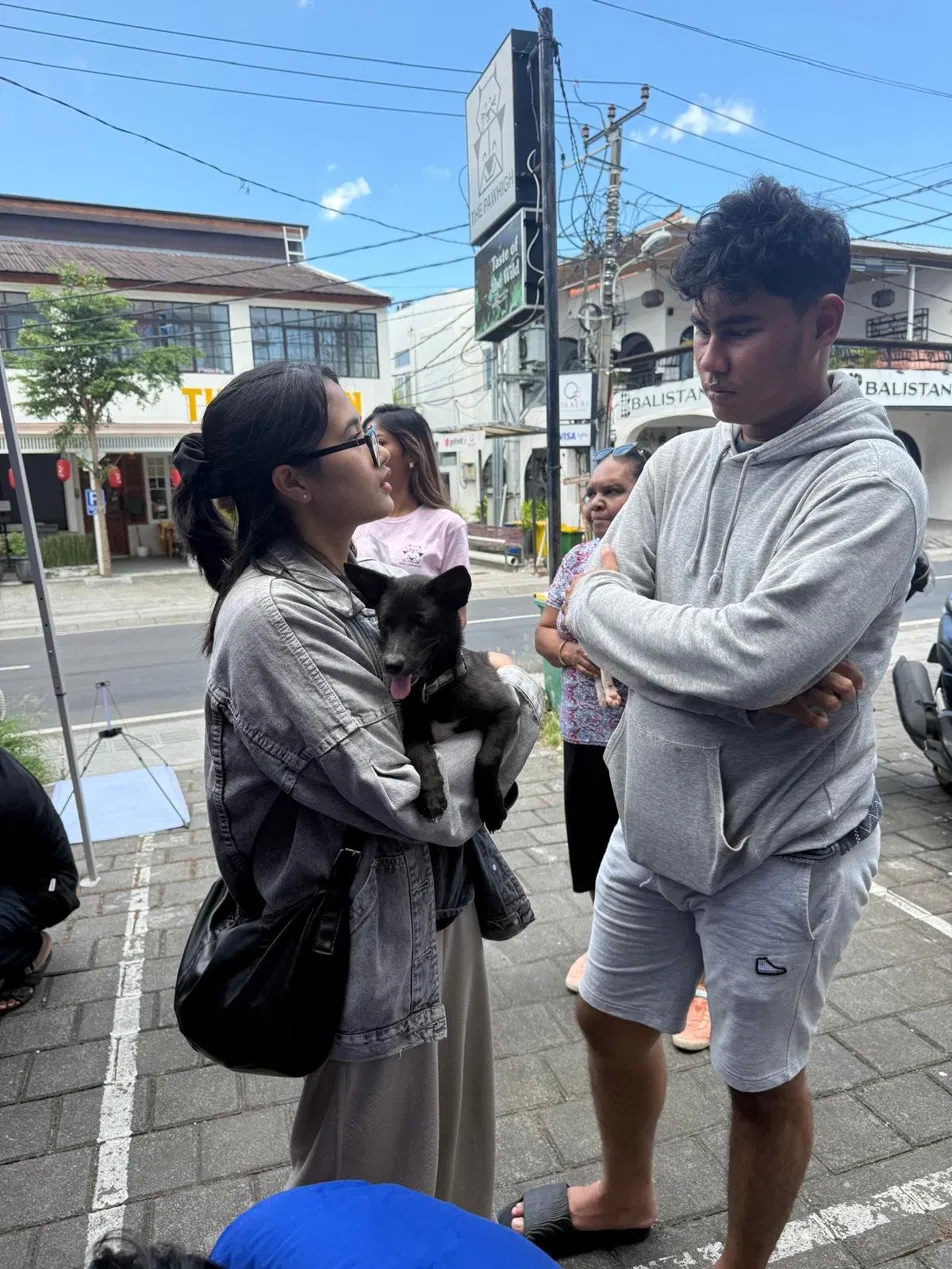 Lui with their new family